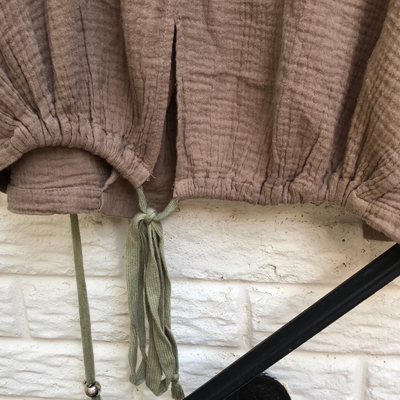 UNIF Light Trench Jacket - Picture 3 of 7